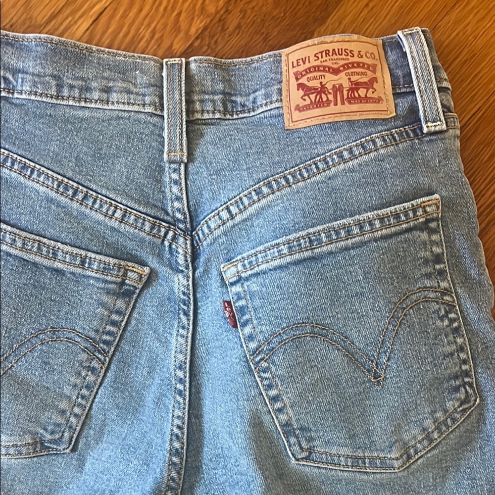 Levi’s Ribcage Straight Ankle - Picture 6 of 9